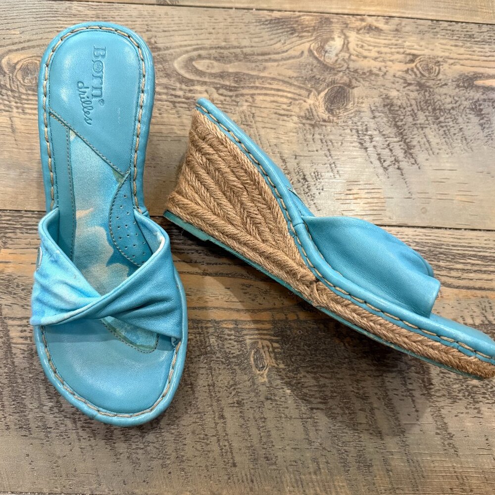 Born Drilles Womens 7 M Blue Leather Slip On Wedge Slip On Sandals